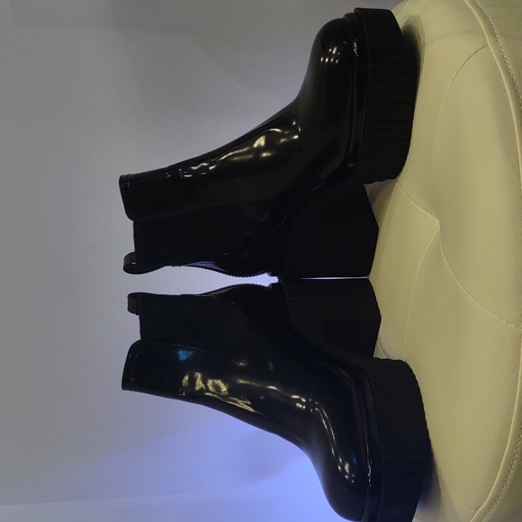 Gianni Bini Black Patent Lug Sole Chunky High Heel Pull On Boots Ryker 9 9 1/2 - Picture 4 of 6